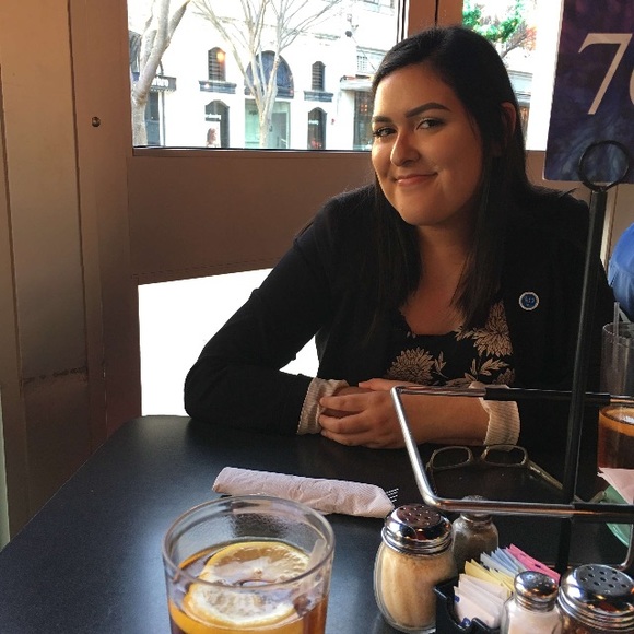 Meet your Posher, Miriam - Picture 1 of 1